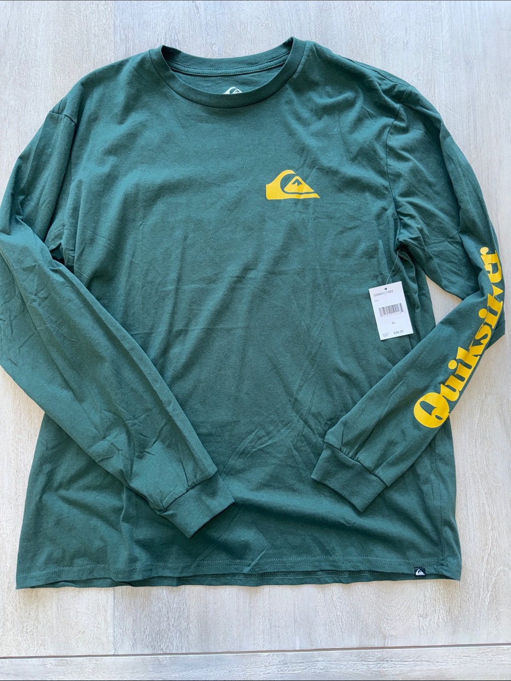 NWT Quiksilver long sleeve tee XL
